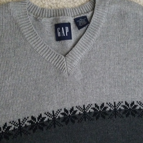 XL Gap Sweater - Picture 2 of 5